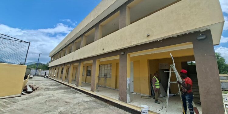Infraestructura Escolar da toques finales a construcción nuevo Liceo en Guayajayuco, Elías Piña
