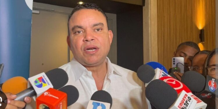A seis meses de su gestión al frente del SNS, doctor Julio Landrón exhibe avances en Red Pública de Salud