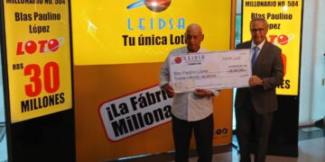 LEIDSA entrega de 30 millones a artesano ganador del Loto