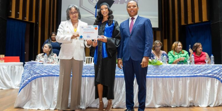 INTRANT entrega carnets de aprendizaje a los primeros bachilleres graduados este año como Guardianes del Tránsito; iniciativa formó a 620 estudiantes