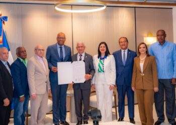 Colegio Dominicano de Periodistas reconoce al presidente del Senado, Ricardo de los Santos, por su respaldo al gremio periodístico