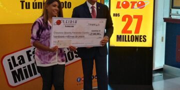 LEIDSA entrega RD$ 27 millones a Dominicana residente en España ganadora del Loto