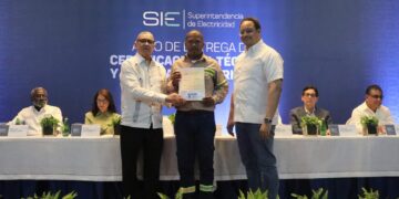 INFOTEP certifica por competencias 300 técnicos electricistas junto a la Superintendencia de Electricidad