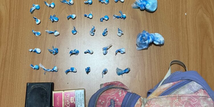 Policía ocupa sustancias narcóticas, armas de fuego y apresa varias personas en flagrante delito en SDN
