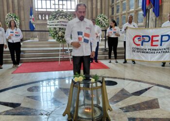 Efemérides Patrias exhorta a colocar en lugares visibles la Bandera Nacional por la Restauración