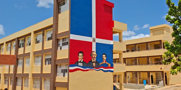 Dan toques finales a Escuela de Cancino Adentro y otros planteles de Santo Domingo Este