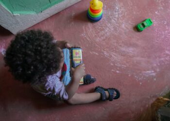 El 100% de familias encuestadas reporta mejoras en salud, según estudio sobre de impacto de iniciativa “100 mil Pisos para Jugar”