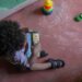 El 100% de familias encuestadas reporta mejoras en salud, según estudio sobre de impacto de iniciativa “100 mil Pisos para Jugar”