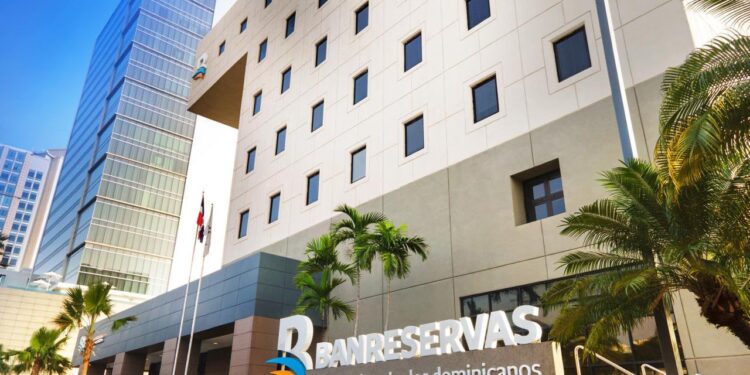 Banreservas consolida su liderazgo con calificación “AAA” de Feller Rate