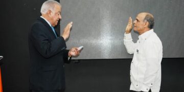 Ministro Andrés Bautista juramenta a Carlos Paulino como nuevo director de la Defensa Civil