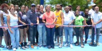 La alcaldesa Betty Gerónimo inaugura parque y cancha en Los Palmares y supervisa obras en distintos sectores