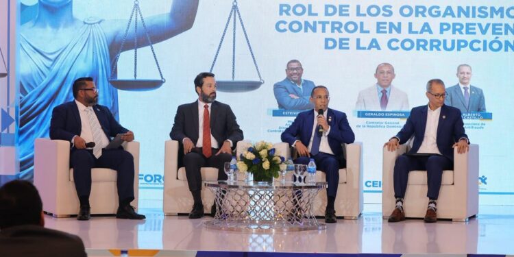 Contralor llama a instituciones a cumplir normas para evitar intervención antifraude