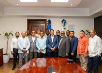 Transportistas del G-12 respaldan gestión de Méndez y garantiza que no habrá aumento del pasaje en sus rutas