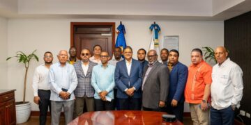 Transportistas del G-12 respaldan gestión de Méndez y garantiza que no habrá aumento del pasaje en sus rutas