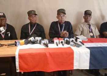 Militares y civiles constitucionalista instan estudiar expulsión de diplomáticos cubanos en el país y llegar a un consenso, dice no se conocen causas justificadas