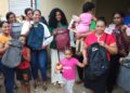 Aspirante a diputada FP Mérida Otaño lleva útiles escolares a distintos barrios de Los Alcarrizos