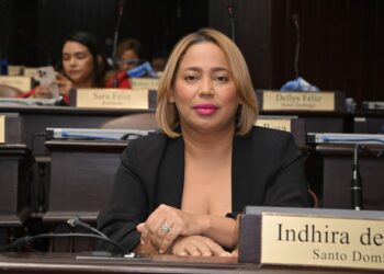 Indhira De Jesús impulsa proyecto para acumular fondos no utilizados en medicamentos.