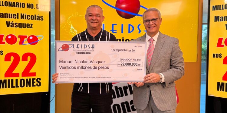 LEIDSA entrega RD$22 millones a camarero ganador del Loto