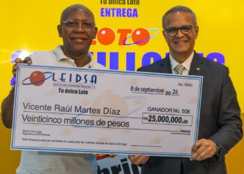 LEIDSA entrega RD$ 25 millones a agente inmobiliario ganador del Loto