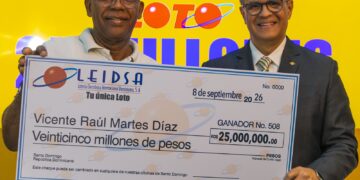 LEIDSA entrega RD$ 25 millones a agente inmobiliario ganador del Loto