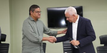 INTRANT y FENATRADO buscan mejorar tránsito y seguridad de vehículos pesados