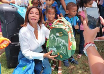 FEDART y Media Luna impactan a más de 50 niños de La Barquita con Operación Mochila 2026