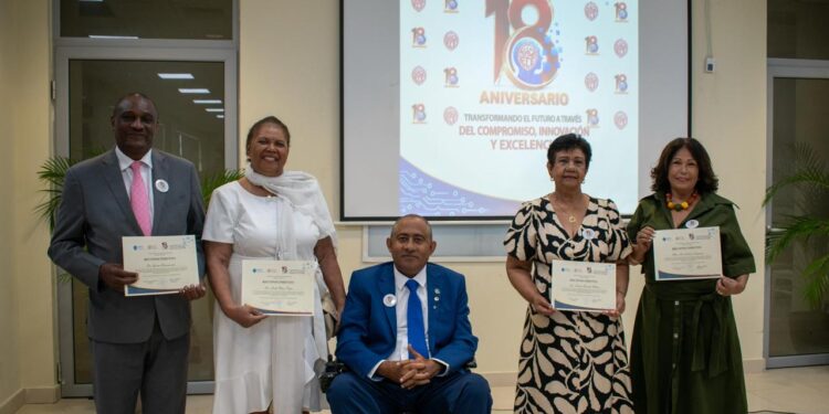Facultad de Ciencias de la Educación de la UASD celebra su 18.º aniversario con reconocimientos a su comunidad académica