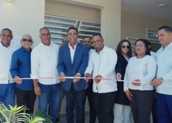 Gobierno y Liga Municipal Dominicana invierten en favor de la gente de Jacagua
