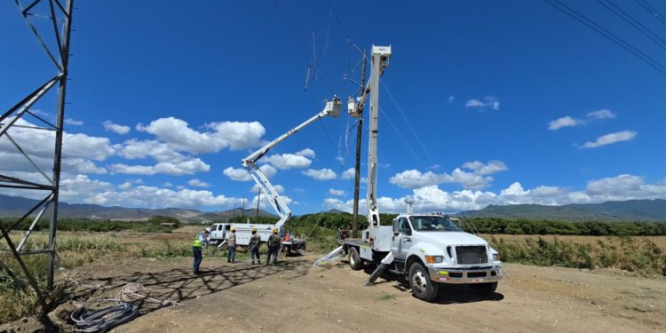 ETED ejecuta adecuaciones en líneas de transmisión para facilitar construcción de la Circunvalación de Navarrete