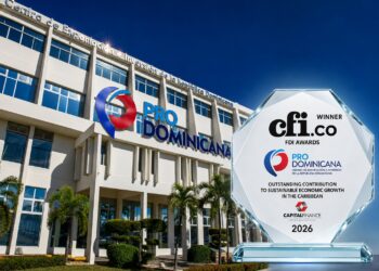 ProDominicana recibe premio internacional por su contribución al crecimiento económico sostenible del Caribe