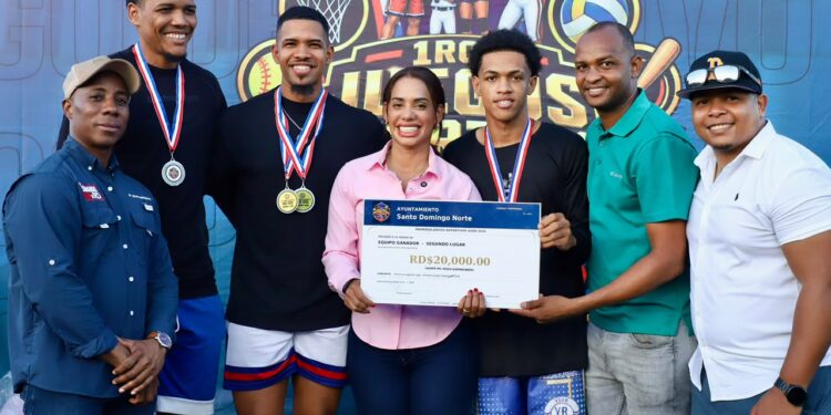 Betty Gerónimo encabeza clausura de los Primeros Juegos Deportivos Municipales de Santo Domingo Norte
