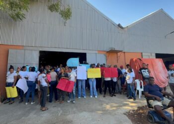 En Oviedo marchan en protesta por cierre de empresa BG Investment Group por parte de la DGA