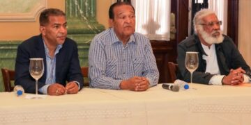 Juan Marte y ministro Industria y Comercio abordan inquietud&nbsp; alzas de precios combustibles y posible reajuste de pasaje