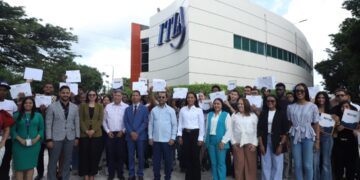 Alcaldesa Betty Gerónimo y rector del ITLA entregan 600 becas a jóvenes destacados del programa BTI