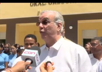 Presidente Abinader sobre Senasa: “Nuestro deseo es que todo el que tenga mérito para ser sometido lo sea; que esto sirva de ejemplo ahora y para los próximos años”.