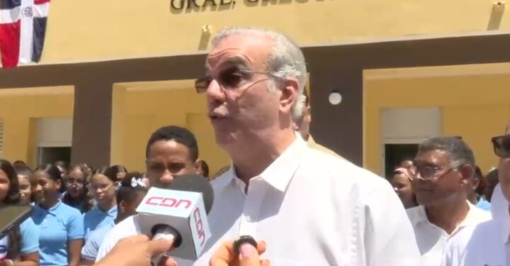 Presidente Abinader sobre Senasa: “Nuestro deseo es que todo el que tenga mérito para ser sometido lo sea; que esto sirva de ejemplo ahora y para los próximos años”.