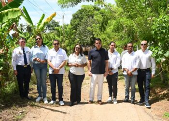 David Collado deja iniciada nuevas obras en Arroyo Barril, Samaná.