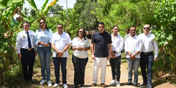 David Collado deja iniciada nuevas obras en Arroyo Barril, Samaná.