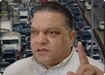 Mario Díaz propone al Gobierno relanzar la política migratoria y declarar el transporte público en estado de alerta migratoria