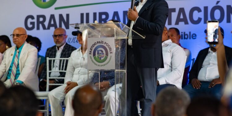 Milton Morrison y País Posible juramentan 970 nuevos miembros en Moca y San Francisco de Macorís
