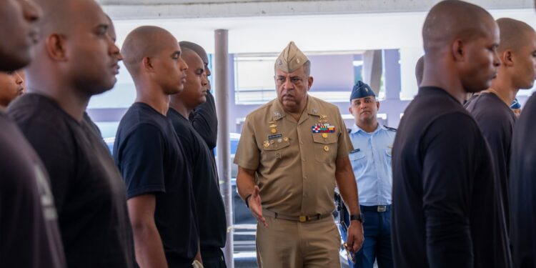 Lee Ballester supervisa jornada de entrenamiento de aspirantes a agentes migratorios, los insta a evitar la corrupción en operativos de la DGM