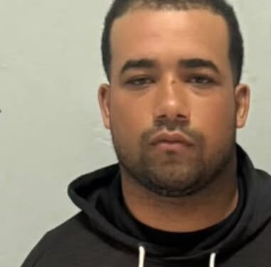 Alinson Cuello Pujols (a) “Piri”, prófugo vinculado a intento de asalto a joyería en Villa Juana, se entrega a la Policía