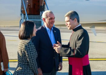 Presidente Abinader llega a Roma para audiencia de Estado con Su Santidad el papa León XIV en la Ciudad del Vaticano y para participar en la asamblea de la FAO