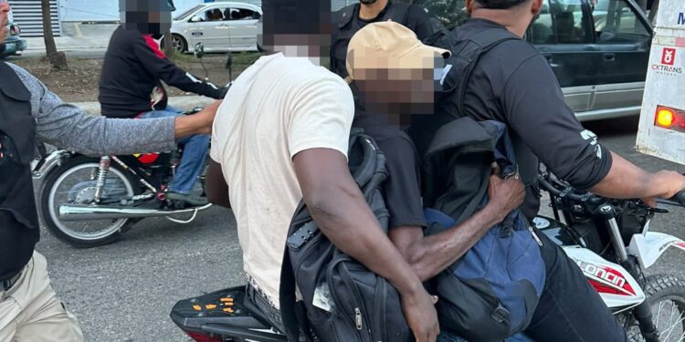 Migración reporta 1,564 extranjeros el lunes 12