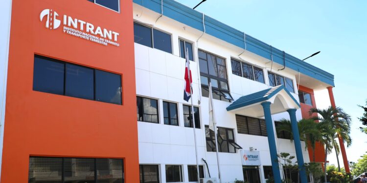 INTRANT paga la única factura que tenía pendiente con el Colegio Médico Dominicano