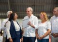 Presidente Abinader entrega 2,200 títulos en Villa Altagracia, en beneficio de 10,000 personas, y afirma que los dominicanos con décadas viviendo en terrenos del Estado deben recibir sus documentos