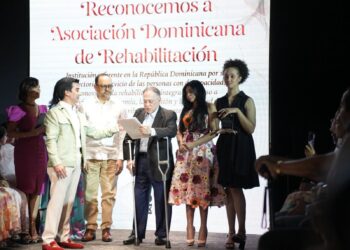 PGR y el Ministerio de Justicia encabezan el Desfile por la Inclusión «Florecer»