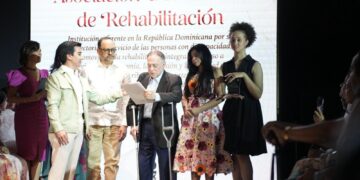 PGR y el Ministerio de Justicia encabezan el Desfile por la Inclusión «Florecer»