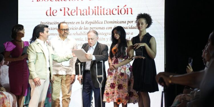 PGR y el Ministerio de Justicia encabezan el Desfile por la Inclusión «Florecer»
