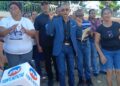 Comunitarios y profesores protestan en la Parcela San Miguel, de Los Alcarrizos, demandan construcción de puente peatonal